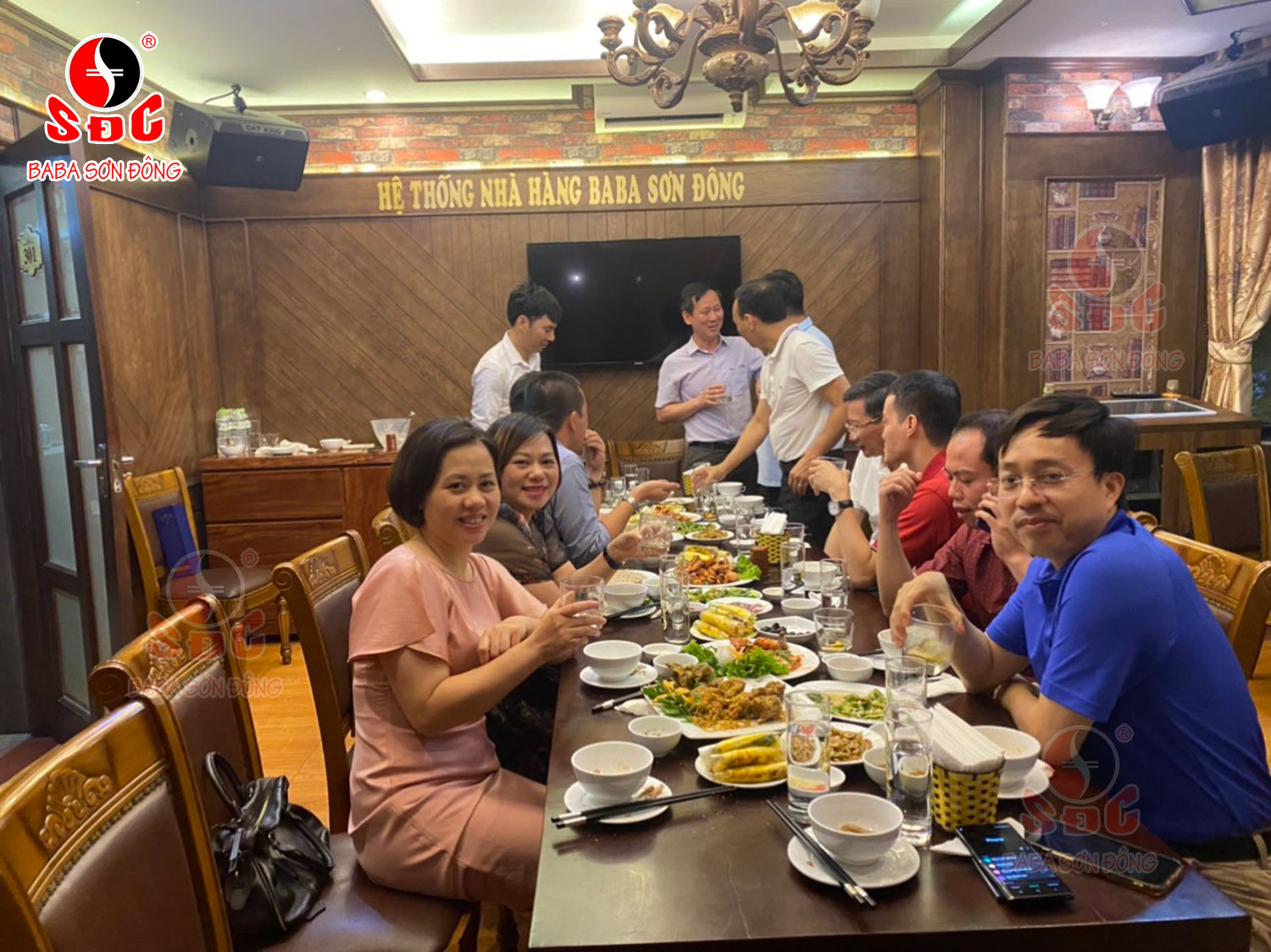 Nhà hàng đặt tiệc tất niên