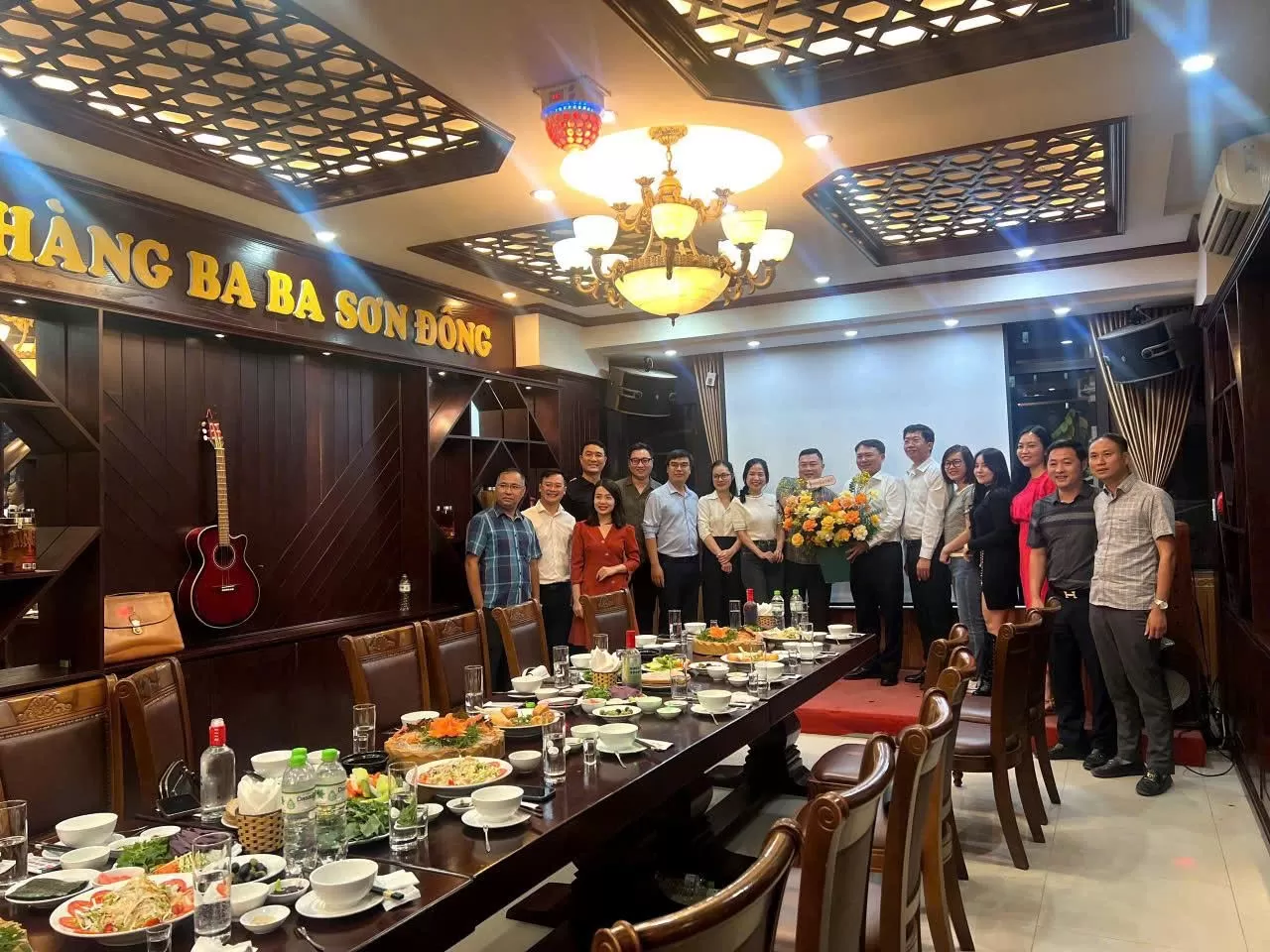 Nhà Hàng Tiếp Khách Sang Trọng Ở Hà Nội Đáng Lựa Chọn