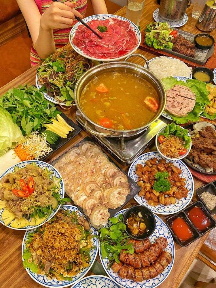 Nh&agrave; h&agrave;ng tổ chức tiệc tất ni&ecirc;n