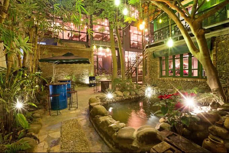 Nh&agrave; h&agrave;ng m&oacute;n Việt sang trọng ở H&agrave; Nội 