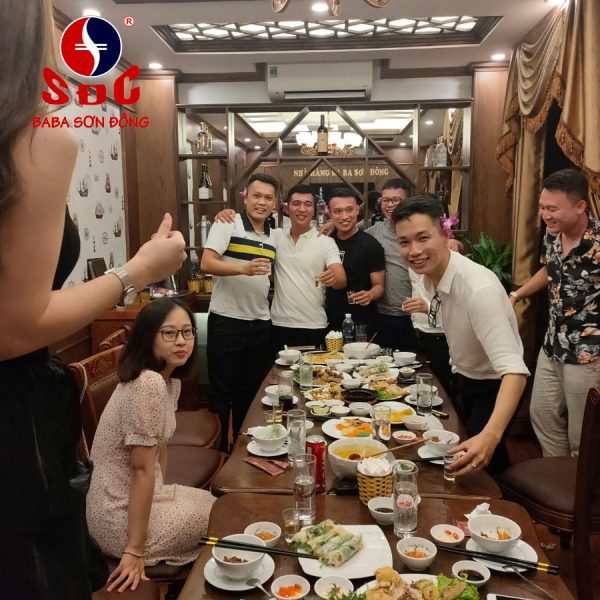 Nhà Hàng Tổ Chức Sinh Nhật Công Ty 