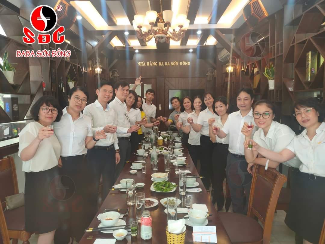 Nhà Hàng Tổ Chức Sinh Nhật Công Ty 