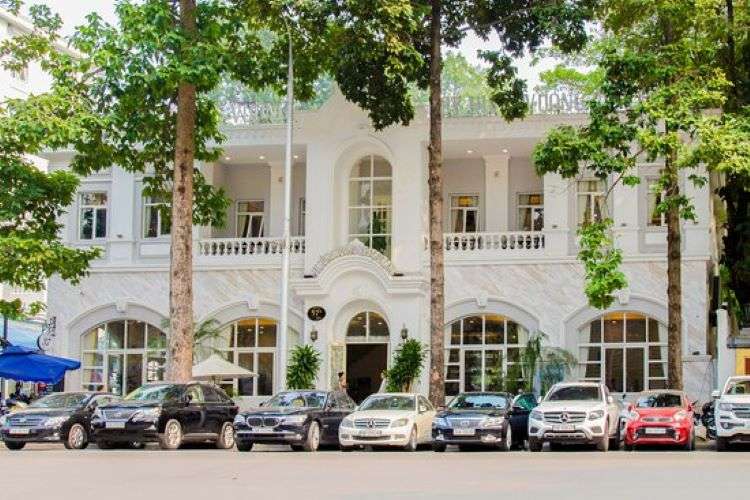 Qu&aacute;n ăn sang trọng H&agrave; Nội